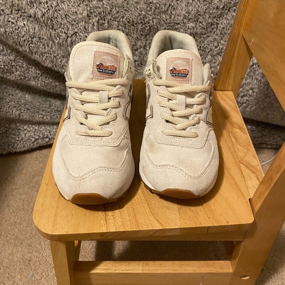 new balance sneakers - Picture 3 of 4